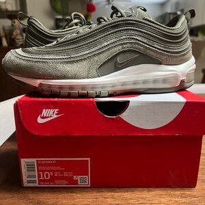 Nike Air Max 97 in Olive and White